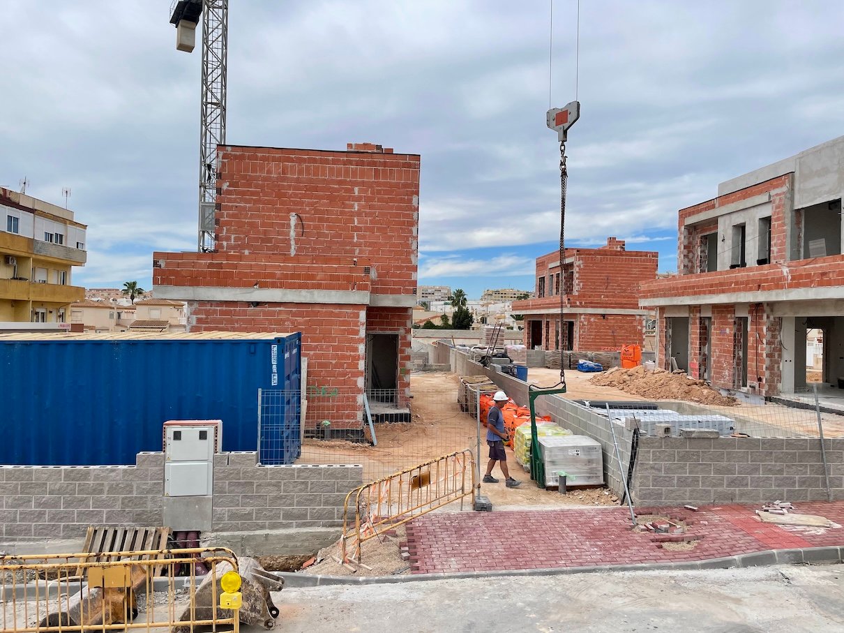Spain: 3 Legal Ways to Leave a Job and Keep Unemployment Benefits